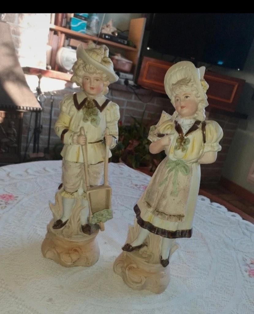 Statuette en biscuit, Enlèvement, Comme neuf, Humain