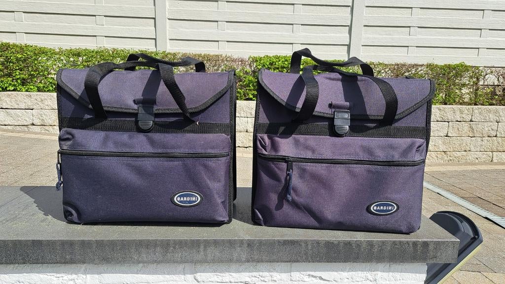 2 fietstassen en 1 fiets zadelovertrek, Ophalen