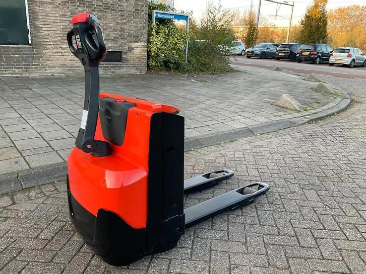 Toyota LWE140 1400KG PALLETWAGEN / HEFTRUCK, Articles professionnels, Machines & Construction | Chariots élévateurs & Transport interne