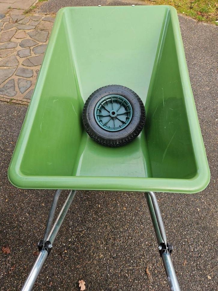 Xxl kruiwagen 180 liter inclusief reserve wiel voor 120 euro, Tuin en Terras, Kruiwagens, Ophalen