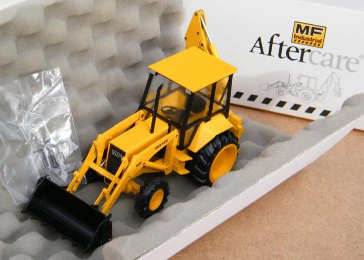 Massey Ferguson 60 HX - 1/35 Conrad, openbare werken TP MIB, Zakelijke goederen, Landbouw | Tractoren, Massey Ferguson, Nieuw