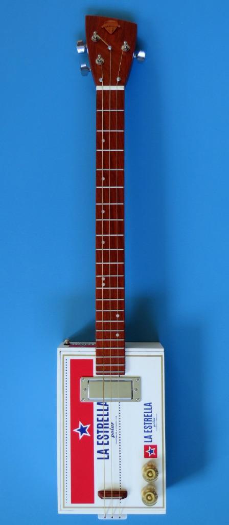 Cigar Box Guitar - NIEUW, Muziek en Instrumenten, Snaarinstrumenten | Gitaren | Elektrisch, Nieuw, Hollow body, Ophalen of Verzenden