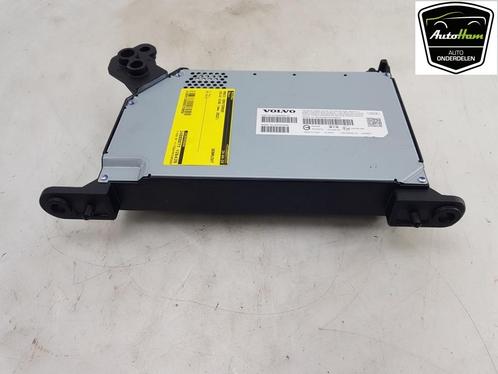 AUDIO VERSTERKER Volvo XC40 (XZ) (01-2017/12-2022), Auto-onderdelen, Overige Auto-onderdelen, Volvo, Gebruikt