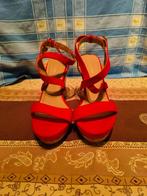 Rode suède sandalen met bandjes en kurken sleehakzool maat39, Kleding | Dames, Ophalen, New Look, Nieuw, Schoenen met hoge hakken