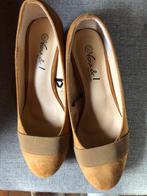 chaussures très bon état point 38, Autre, Autres couleurs, Escarpins, Comme neuf
