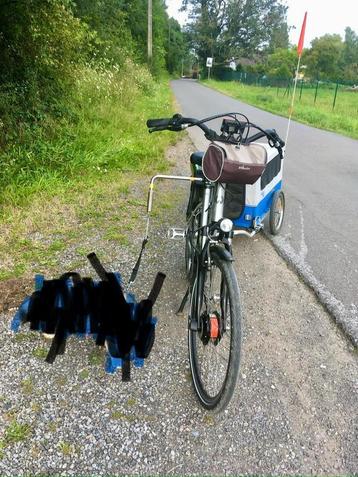 Attache vélo pour promener son chien. beschikbaar voor biedingen