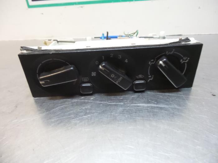 Panneau de commandes chauffage d'un Mitsubishi Space Wagon (, Autos : Pièces & Accessoires, Tableau de bord & Interrupteurs, Mitsubishi