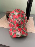 casquette gucci fraise Chapeaux Casquettes V tements