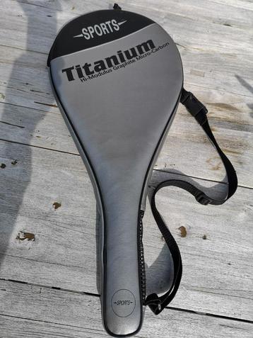 tennis racket titanium met opbergzak beschikbaar voor biedingen