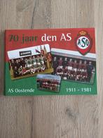 Voetbal boek AS Oostende, Verzamelen, Efteling, Ophalen of Verzenden, Zo goed als nieuw