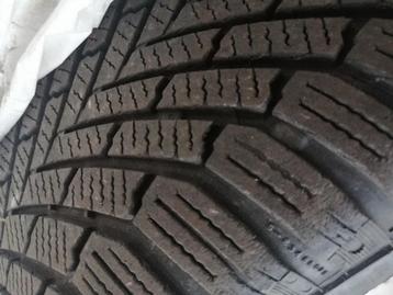 Pneus hiver RENAULT MEGANE WINTER Contact - QUASI NEUF beschikbaar voor biedingen