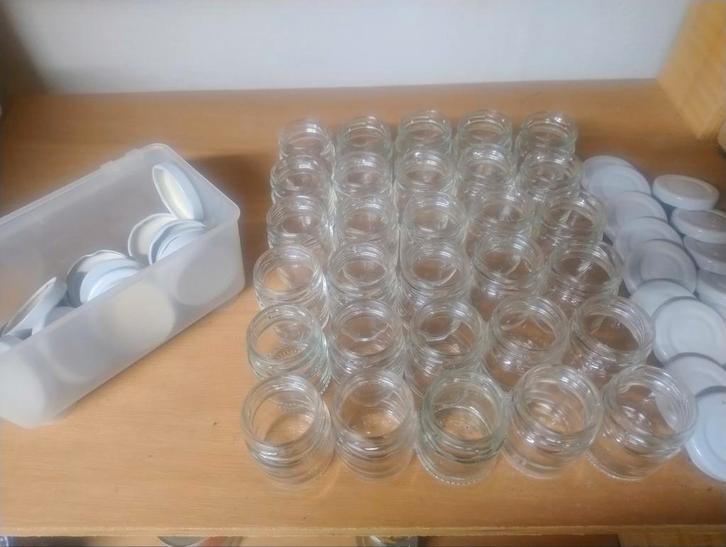 Glazen potjes 30ml met deksel 30 stuks 5€, Hobby en Vrije tijd, Overige Hobby en Vrije tijd, Ophalen of Verzenden