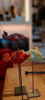 Trio vissen in klei op ijzeren staander, Ophalen