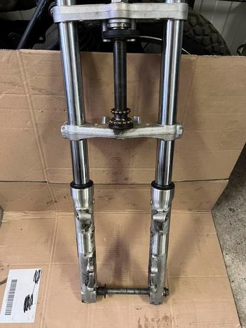suzuki sv 650 voorvork met wilbers veren beschikbaar voor biedingen