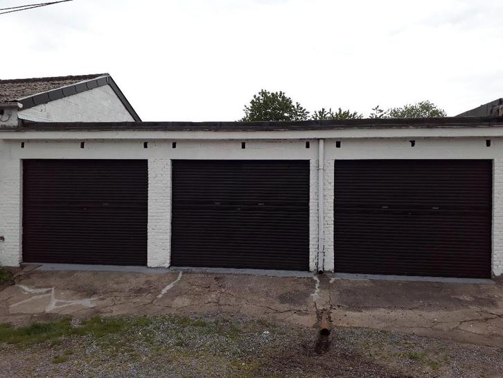 grand garage a louer a SERAING 18 M2, propre,  électricité, Immo, Garages & Places de parking, Province de Liège