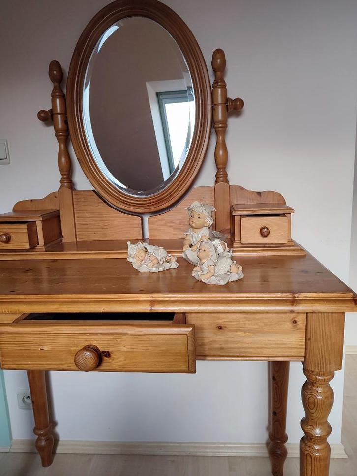 Superbe coiffeuse. A retirer à 8670 Koksijde ou 1500 Halle, Maison & Meubles, Tables | Coiffeuses, Utilisé, 150 à 200 cm, 50 à 100 cm