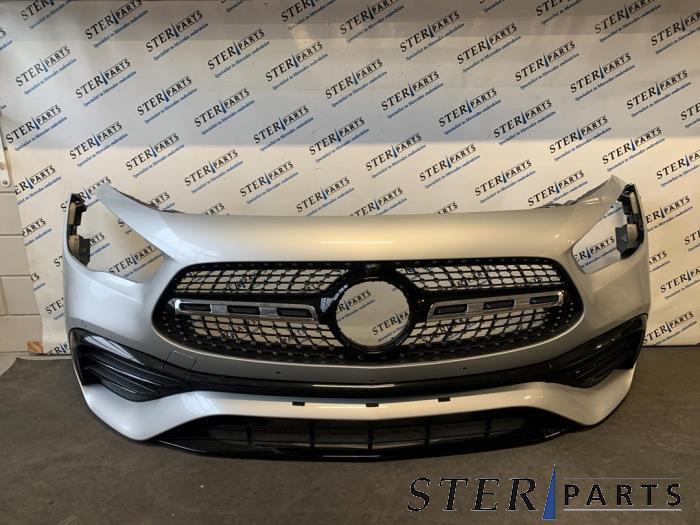 Voorbumper van een Mercedes GLA (775), Auto-onderdelen, Carrosserie, Bumper, Mercedes-Benz, Gebruikt, 3 maanden garantie, Ophalen of Verzenden