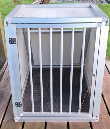 Autobench metaal (81x56x60cm) middelgrote hond. beschikbaar voor biedingen