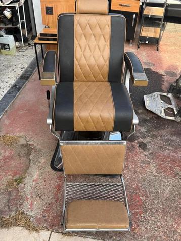 Complete kappersuitrusting te koop beschikbaar voor biedingen