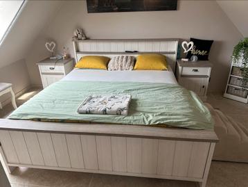 Hele slaapkamer beschikbaar voor biedingen