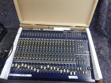 table de mixage Behringer 2442  16+4 entrées, Enlèvement, Utilisé