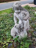 Betonnen tuinbeeld jongen met varkentje, Tuin en Terras, Ophalen, ., Zo goed als nieuw, .