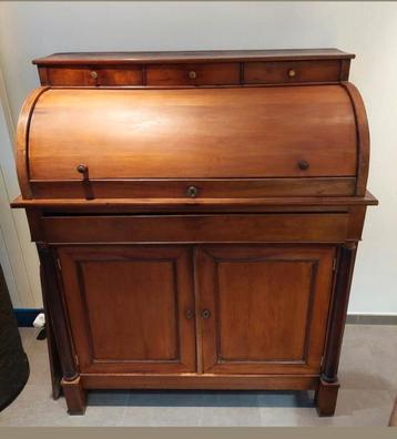 Mooi ogende secretair kast met rolluik. L1,2m H 1,46m Br56cm beschikbaar voor biedingen