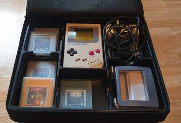 Nintendo gameboy met spelletjes  beschikbaar voor biedingen