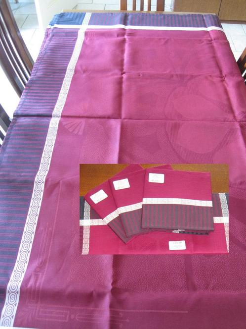 Groot tafelkleed 184x248cm + 4 nieuwe servetten. 50% katoen, Huis en Inrichting, Tafelkleden, Nieuw, Rechthoek, Binnen, Ophalen of Verzenden