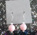 Licht roze oorbellen, Handtassen en Accessoires, Oorbellen, Nieuw, Overige materialen, Ophalen of Verzenden, Roze