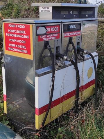 Oude benzinepomp Shell - te herstellen of voor deco beschikbaar voor biedingen