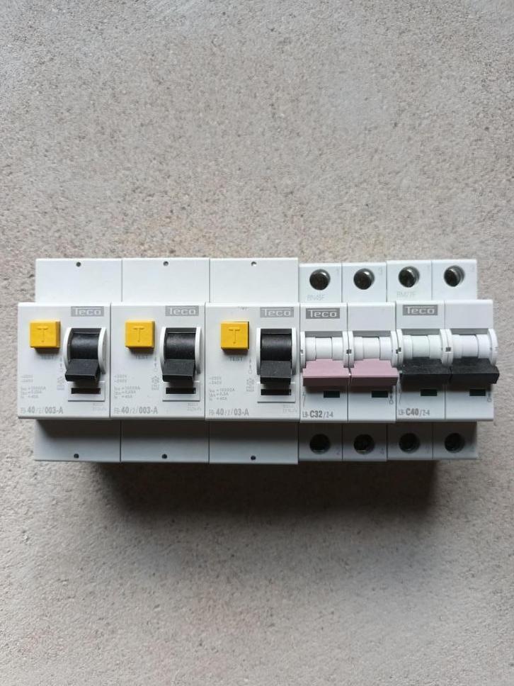Teco automaten, 2-polig., Doe-het-zelf en Bouw, Elektriciteit en Kabels, Nieuw, Overige typen, Ophalen