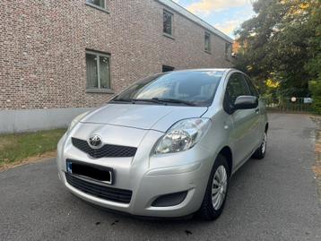 Toyota yaris 1.0 essence 2009 145.000km 3 portes carnet beschikbaar voor biedingen