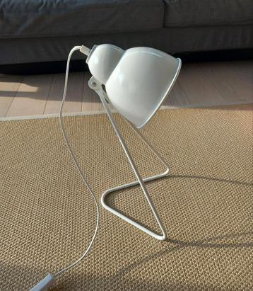 Staande lamp beschikbaar voor biedingen