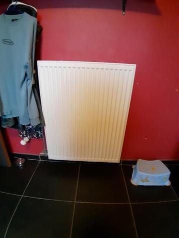 Muur radiator  beschikbaar voor biedingen