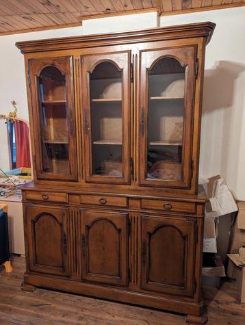 Meuble verrière beschikbaar voor biedingen