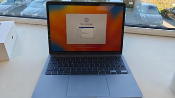 Macbook air M1 beschikbaar voor biedingen