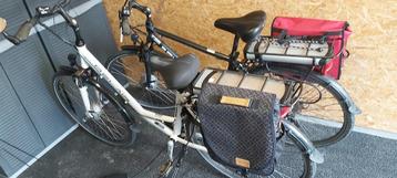 Elektrische dames en herenfiets, Gebruikt, 59 cm of meer, 30 tot 50 km per accu, Ophalen
