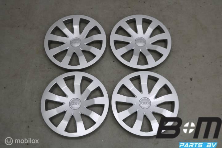 Originele 15 inch wieldoppen Audi A1 GB 82A601147, Auto-onderdelen, Banden en Velgen, Band(en), Gebruikt