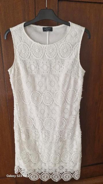 Witte broderie jurk, mt 38 beschikbaar voor biedingen