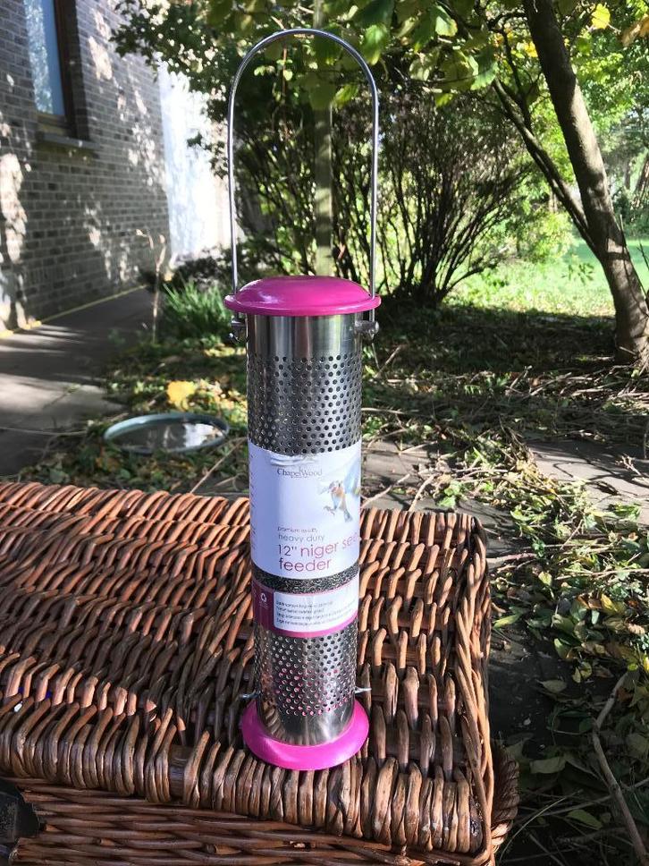 Mangeoire à graines de niger Chapelwood - mangeoire à oiseau, Animaux & Accessoires, Oiseaux | Accessoires, Neuf, Manger et Boire