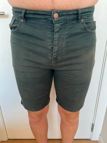 Short en jean vert Scotch & Soda taille W29, Enlèvement ou Envoi, Comme neuf, Vert, Taille 48/50 (M)