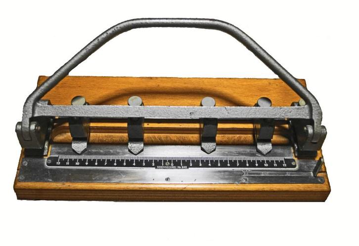 Soennecken Nr. 240 Vierpunt perforator - oud tot antiek, Antiek en Kunst, Antiek | Kantoor en Zakelijk, Ophalen of Verzenden