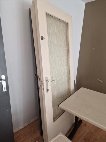 Gratis 12 binnendeuren  beschikbaar voor biedingen