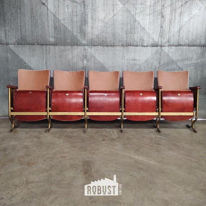 Vintage bioscoopstoelen – rij van 5 theaterstoelen, Antiek en Kunst, Antiek | Meubels | Stoelen en Sofa's, Verzenden