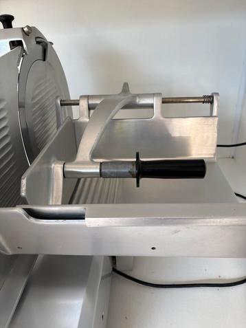 Professionele vleessnijmachine – horeca beschikbaar voor biedingen