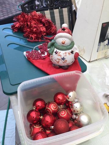 Kerstversiering en beeldjes met lichtjes  beschikbaar voor biedingen