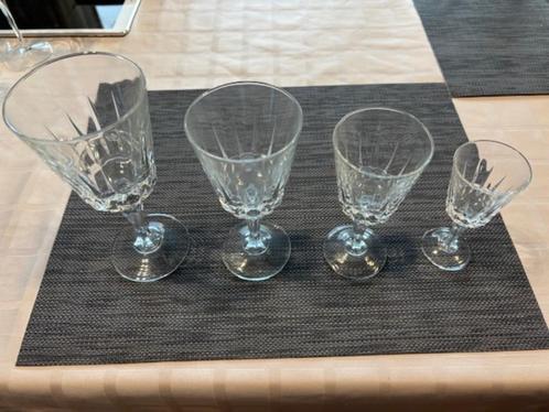 Volledig set kristallen wijnglazen, Antiek en Kunst, Antiek | Glaswerk en Kristal, Ophalen