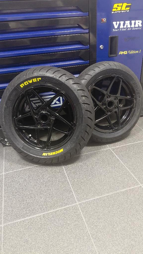 Nieuwe vespa MK2 PERFORMANCE velgen met michelin banden, Vélos & Vélomoteurs, Pièces de cyclomoteur | Scooters, Neuf, Vespa, Enlèvement