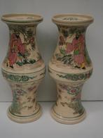 2 vazen van aardewerk, Ophalen